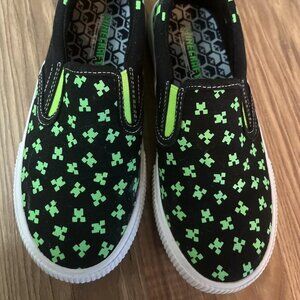 NEW Minecraft Black and Green Canvas Slip-On Sneakers Boys' Youth Size 1